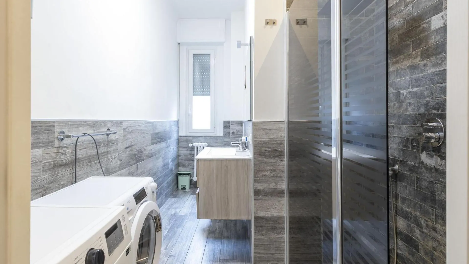 Apartment Suzzani Flat By Interhome Milan 0*,
